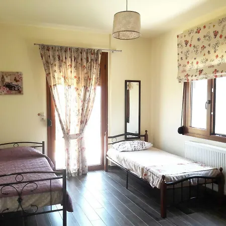 Ariadni's Maisonette * Yiofirákia